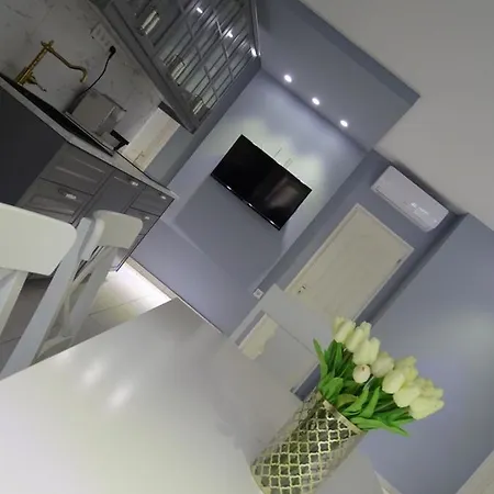 Dorothy Apartment