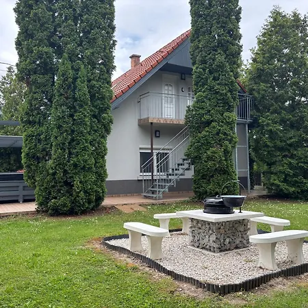 Dorothy Apartment