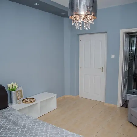 Dorothy Apartment