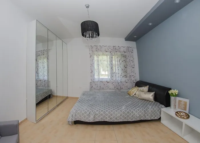 Dorothy * שיופוק